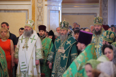 В праздник Пятидесятницы и Духов день Предстоятель Украинской Православной Церкви совершил богослужения в храмах Киева