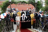 Предстоятель Русской Церкви освятил гостиницу для паломников Покровского женского монастыря г. Москвы