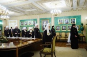 Священный Синод выразил поддержку священнослужителям и мирянам на Украине, стремящимся в тяжелых обстоятельствах сохранить единство и канонический строй Украинской Православной Церкви