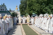 В годовщину со дня кончины Блаженнейшего митрополита Владимира (Сабодана) сонм архиереев Украинской Православной Церкви совершил заупокойные богослужения в Киево-Печерской лавре