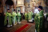 В день памяти преподобной Евфросинии Московской митрополит Воскресенский Дионисий совершил Литургию в Архангельском соборе Кремля