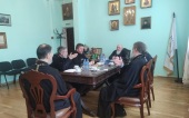 Митрополит Ставропольский Кирилл провел встречу с начальником Управления по взаимодействию с религиозными объединениями ГВПУ ВС РФ и священниками, духовно окормляющими воинов в зоне проведения СВО