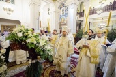 В праздник Рождества Христова митрополит Астанайский Александр совершил Литургию в Вознесенском кафедральном соборе Алма-Аты