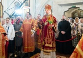 В праздник Светлого Христова Воскресения Патриарший экзарх всея Беларуси совершил торжественное пасхальное богослужение в Свято-Духовом кафедральном соборе Минска